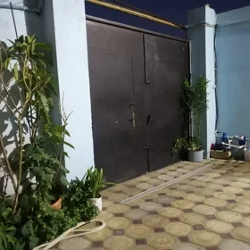 In Baku 160.0 m² house with 4.0 rooms is for sale - Image 4