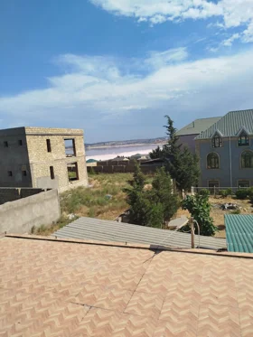 In Baku 100.0 m² house with 4.0 rooms is for sale - Image 2