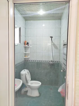 In Baku 100.0 m² house with 4.0 rooms is for sale - Image 5