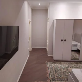 In Baku 170.0 m² apartment is for rent - Image 4