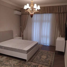 In Baku 170.0 m² apartment is for rent - Image 5