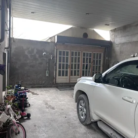 In Baku 300.0 m² house with 6.0 rooms is for sale - Image 3