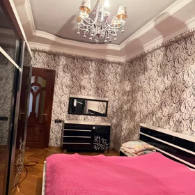In Baku 174.0 m² apartment is for sale - Image 2