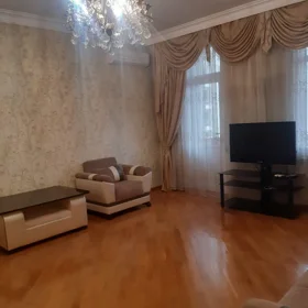 In Baku 137.0 m² apartment is for rent - Image 3