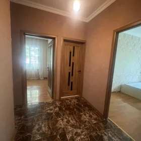 In Baku 110.0 m² apartment is for rent - Image 3