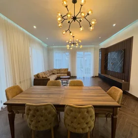 In Baku 122.0 m² house with 4.0 rooms is for rent - Image 3