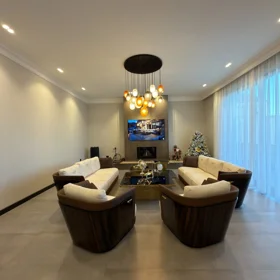 In Baku 222.0 m² house with 6.0 rooms is for rent - Image 3