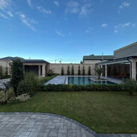 In Baku 222.0 m² house with 6.0 rooms is for rent - Image 5