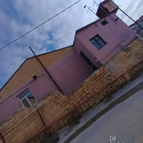 In Baku 350.0 m² house with 6.0 rooms is for sale - Image 2