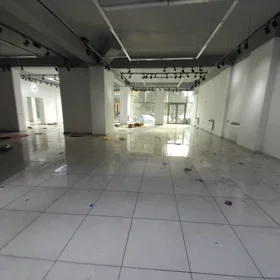 In Baku 400.0 m² commercial is for rent - Image 2