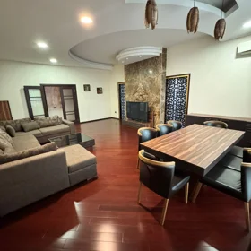 In Baku 160.0 m² apartment is for rent - Image 3