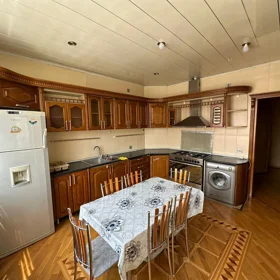 In Baku 145.0 m² apartment is for rent - Image 5