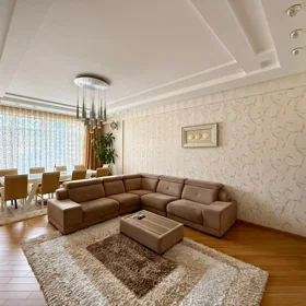 In Baku 105.0 m² apartment is for sale - Image 3