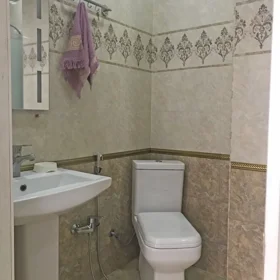 In Baku 90.0 m² apartment is for rent - Image 5