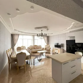 In Baku 110.0 m² apartment is for rent - Image 4