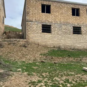 In Baku 100.0 m² house with 7.0 rooms is for sale - Image 2