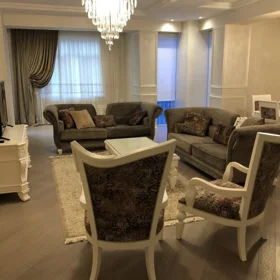 In Baku 170.0 m² apartment is for rent - Image 2