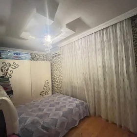 In Baku 200.0 m² house with 4.0 rooms is for sale - Image 3