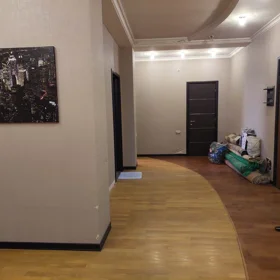 In Baku 156.0 m² apartment is for rent - Image 4