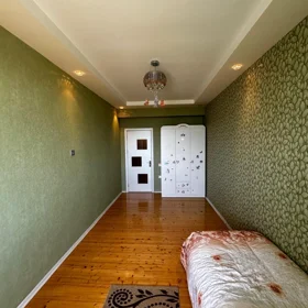 In Baku 140.0 m² apartment is for rent - Image 2