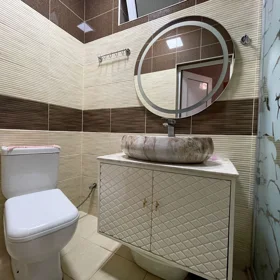 In Baku 340.0 m² house with 5.0 rooms is for sale - Image 3