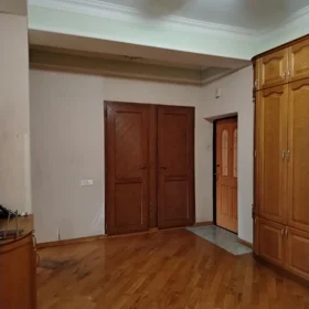 In Baku 133.0 m² apartment is for sale - Image 2