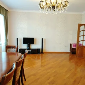 In Baku 133.0 m² apartment is for sale - Image 3