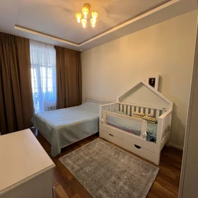 In Baku 110.0 m² apartment is for sale - Image 3