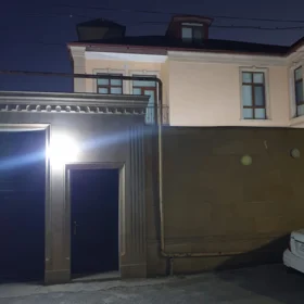 In Baku 500.0 m² house with 8.0 rooms is for sale - Image 3