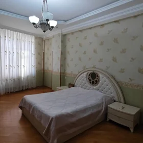 In Baku 142.0 m² apartment is for rent - Image 5