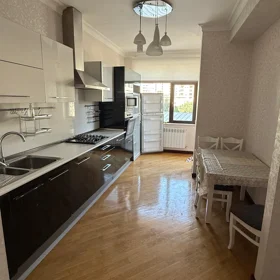 In Baku 130.0 m² apartment is for rent - Image 4