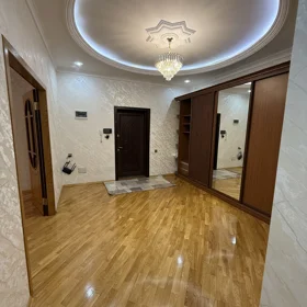 In Baku 135.0 m² apartment is for rent - Image 3