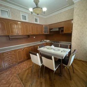 In Baku 160.0 m² apartment is for rent - Image 4
