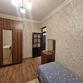 In Baku 90.0 m² house with 4.0 rooms is for rent - Image 5