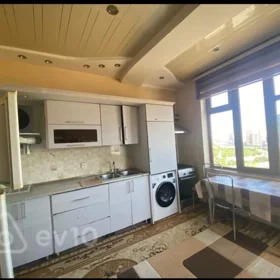 In Baku 200.0 m² apartment is for sale - Image 3