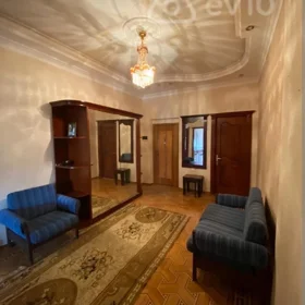 In Baku 200.0 m² apartment is for sale - Image 2