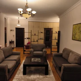 In Baku 110.0 m² apartment is for rent - Image 3