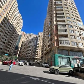 In Baku 130.0 m² apartment is for rent - Image 2