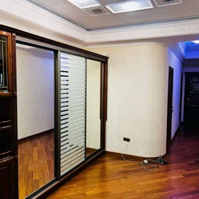 In Baku 130.0 m² apartment is for rent - Image 5