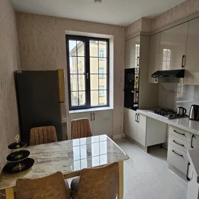 In Baku 70.0 m² apartment is for rent - Image 3