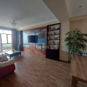 In Baku 130.0 m² apartment is for rent - Image 2