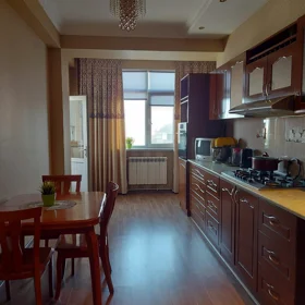 In Baku 130.0 m² apartment is for rent - Image 4