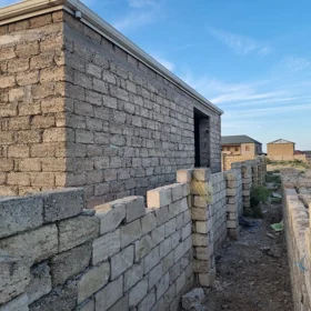 In Baku 100.0 m² house with 3.0 rooms is for sale - Image 2