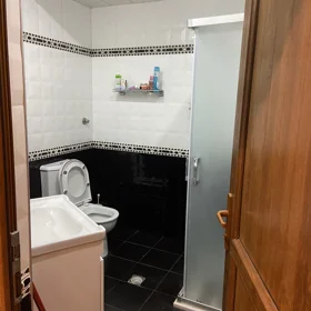 In Baku 70.0 m² apartment is for sale - Image 4