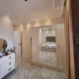 In Baku 122.0 m² apartment is for rent - Image 4