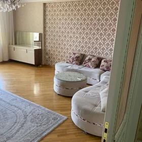 In Baku 145.0 m² apartment is for rent - Image 4