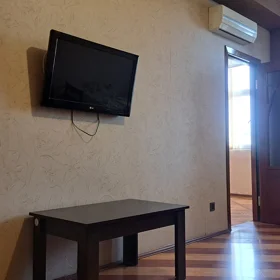 In Baku 74.0 m² apartment is for rent - Image 2