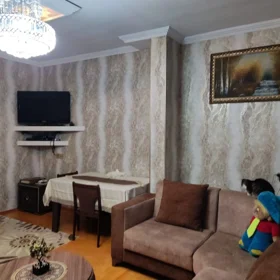 In Baku 90.0 m² house with 3.0 rooms is for sale - Image 2