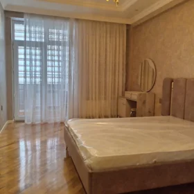 In Baku 130.0 m² apartment is for rent - Image 2