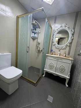 In Baku 127.0 m² apartment is for sale - Image 2